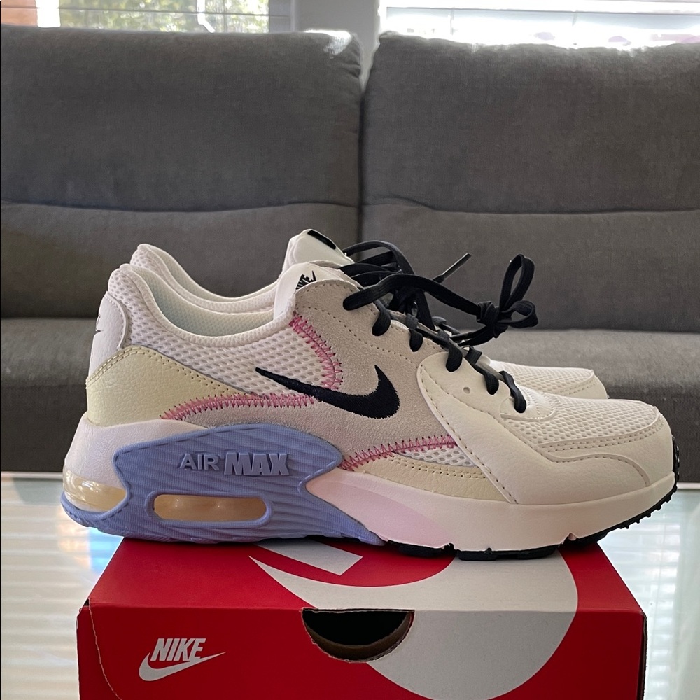 Brand New Nike Air Max sz8